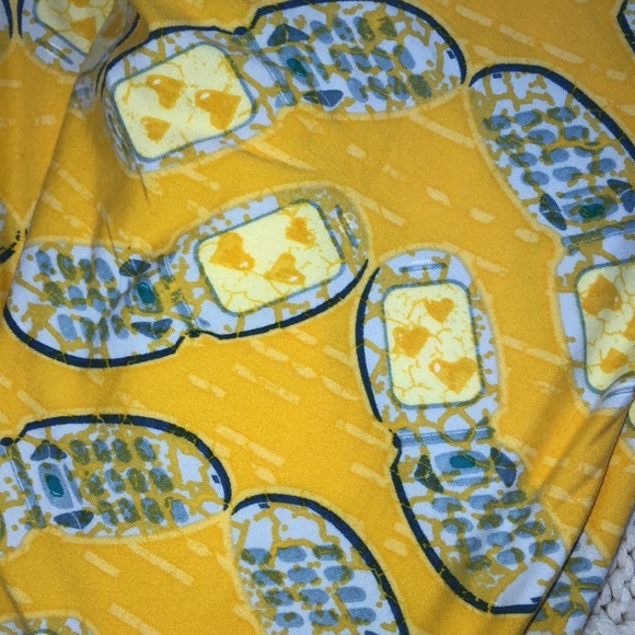 Lularoe one size flip cell phones yellow leggings - Picture 7 of 7